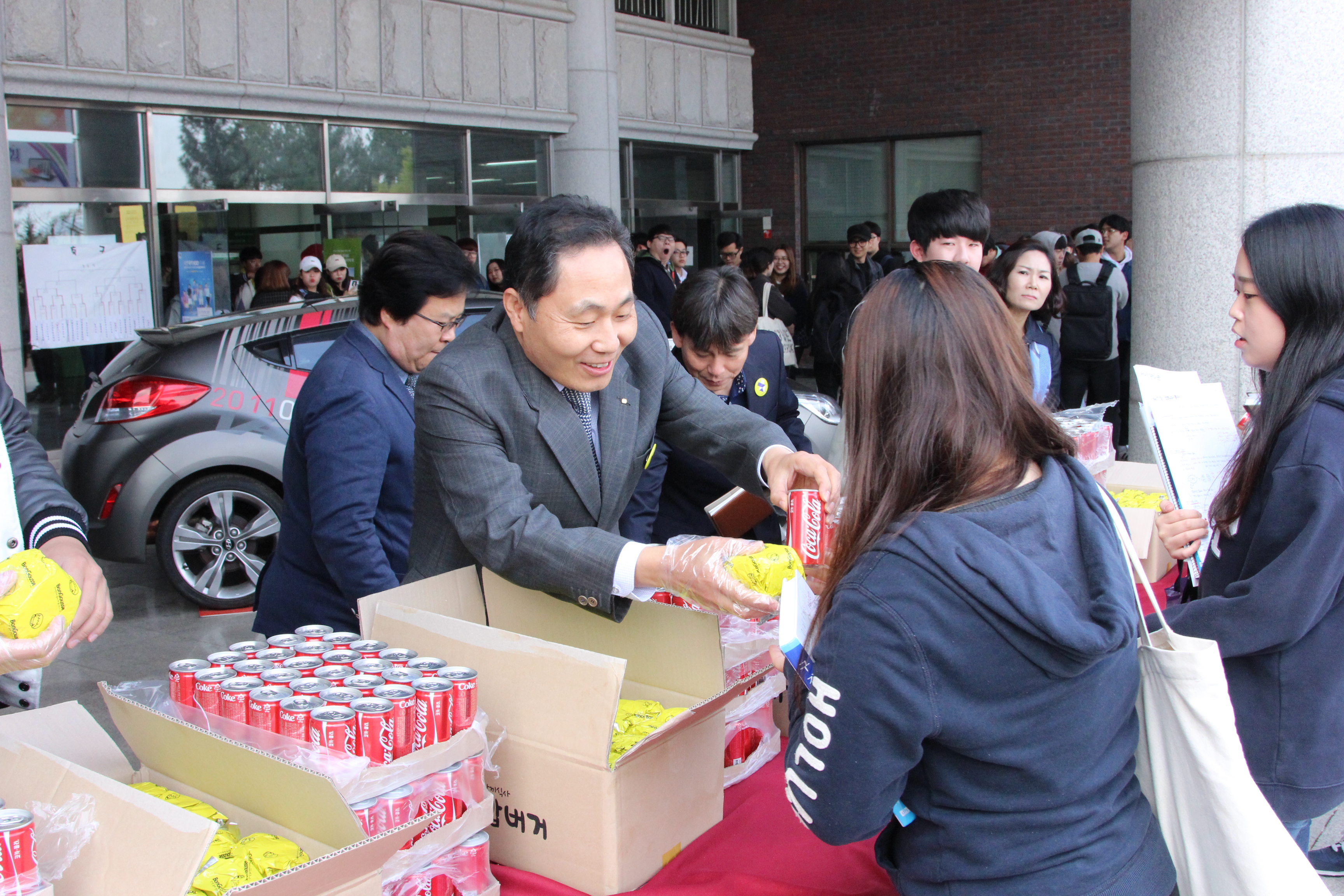 힘내라 청춘! 오늘 아침은 총장이 쏜다!